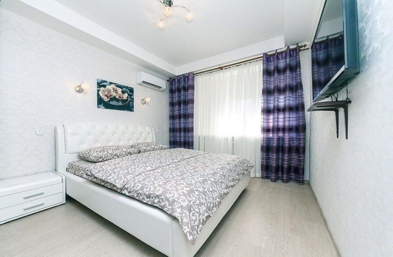 Apartment Baseina Khreschatyk Kyiv Exterior photo